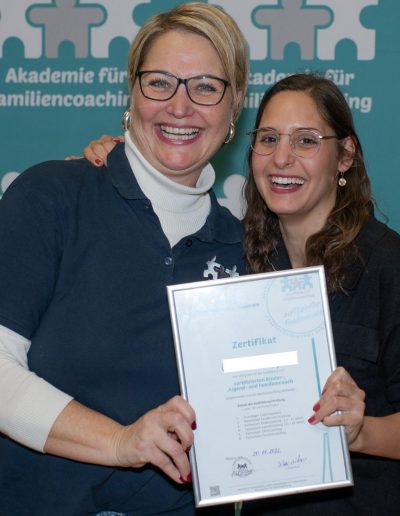 Foto einer Absolventin der Akademie für Familiencoaching mit Kira Liebmann